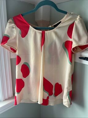 Womens pink Floral Print Short Sleeve Top with Red Accents